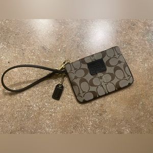 NWOT brown Coach wristlet
